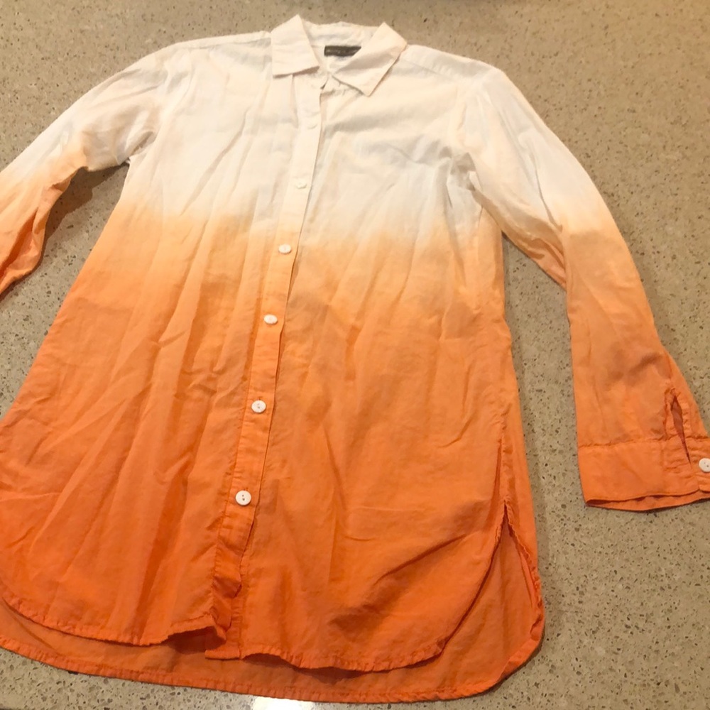 Tommy Bahama Women’s Button Down Shirt - Small